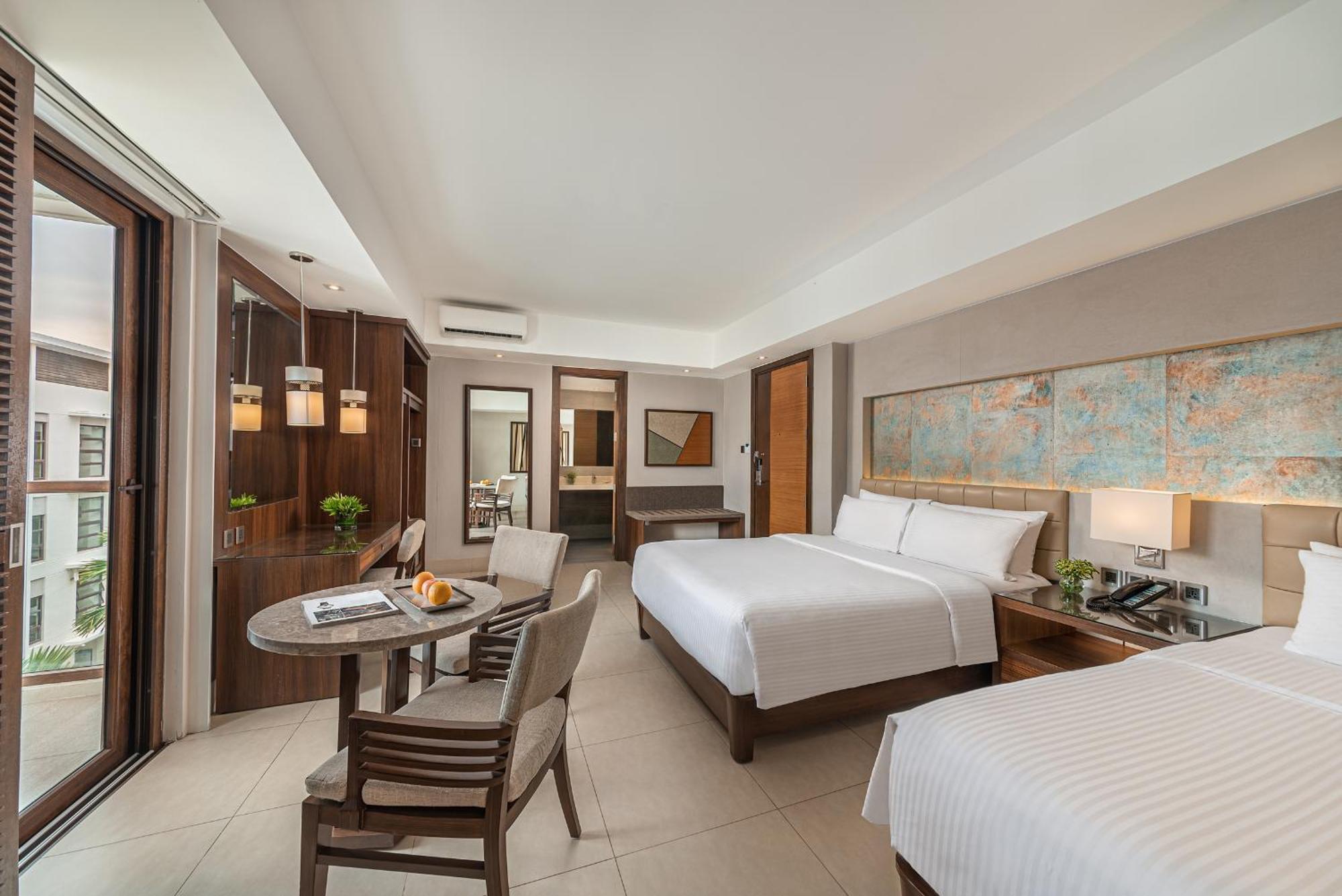 Henann Prime Beach Resort Balabag  Esterno foto Deluxe Family Room