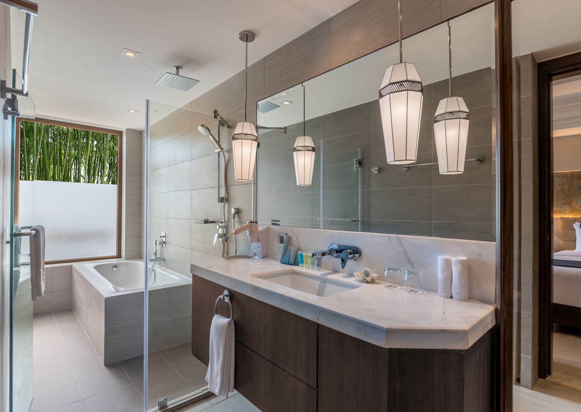 Henann Prime Beach Resort Balabag  Esterno foto Bathroom